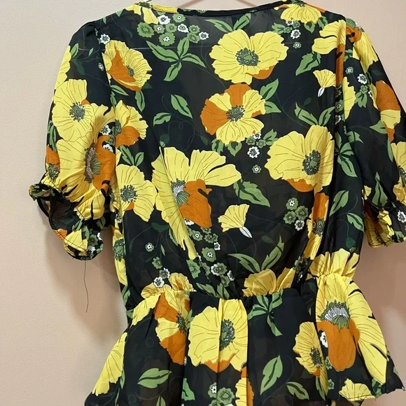 Floral print top - Picture 2 of 4